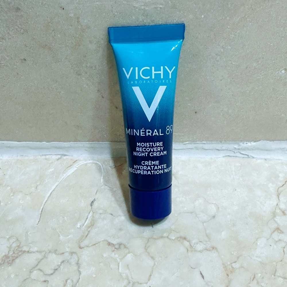 ⭐️5 for $10 Vichy moisture recovery cream